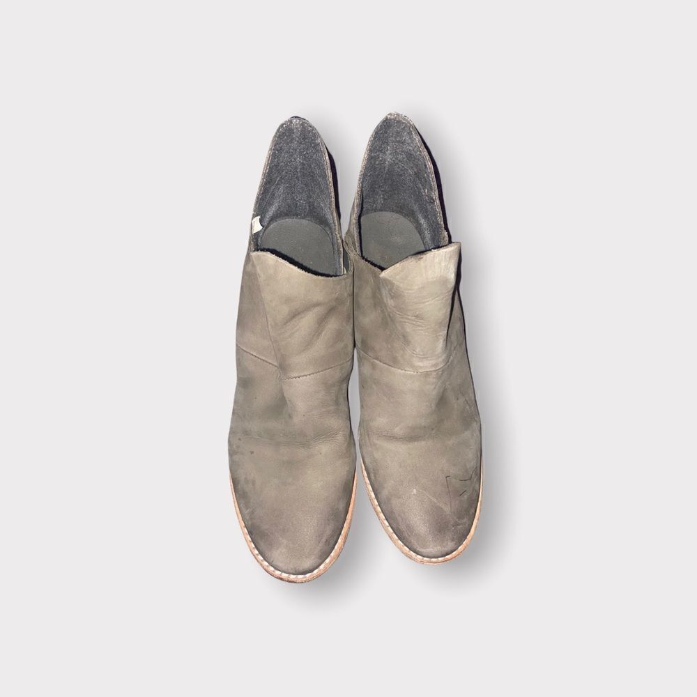 Crevo Taupe Leather Booties Shoe Size 7